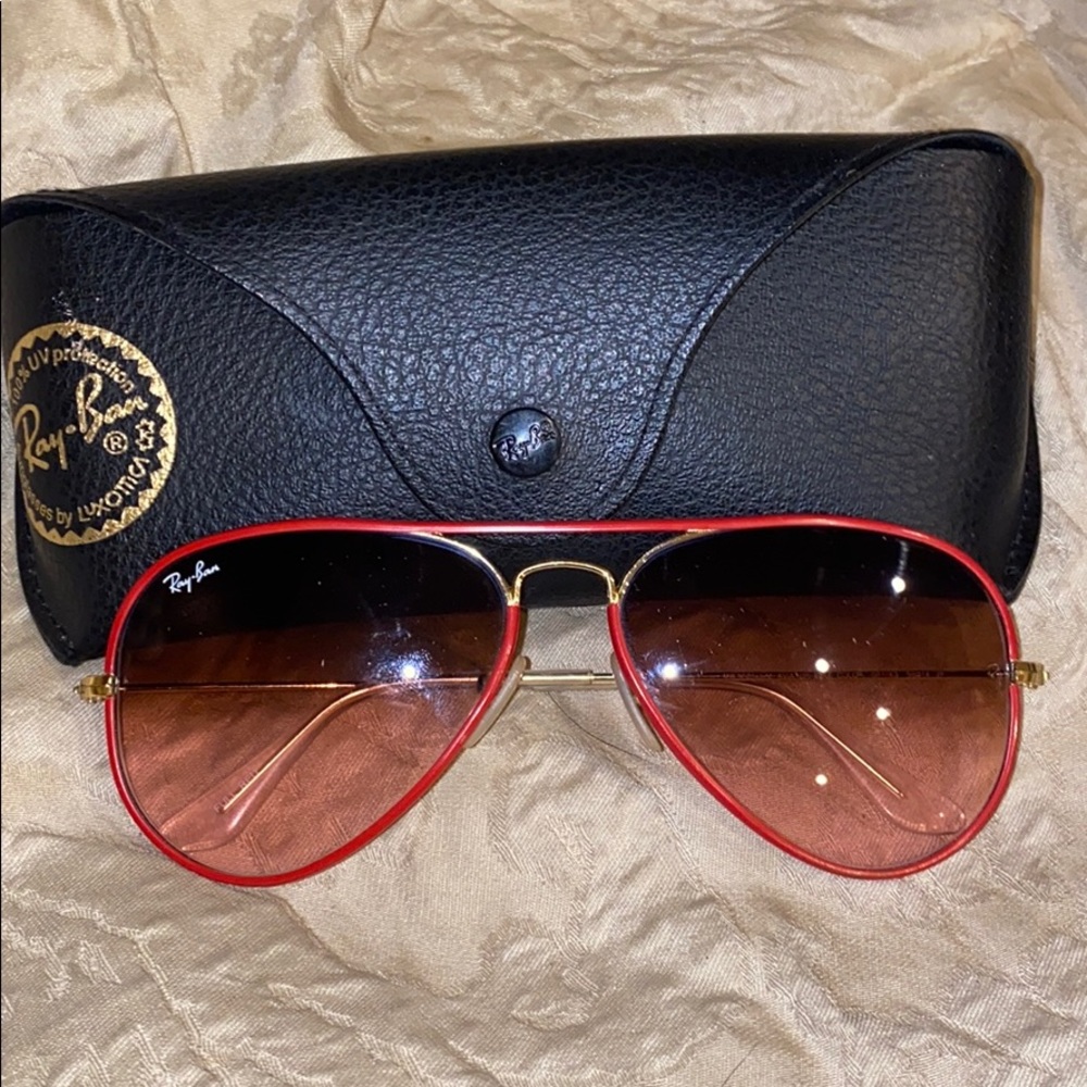 RAY BAN AVIATORS WITH RED FRAME